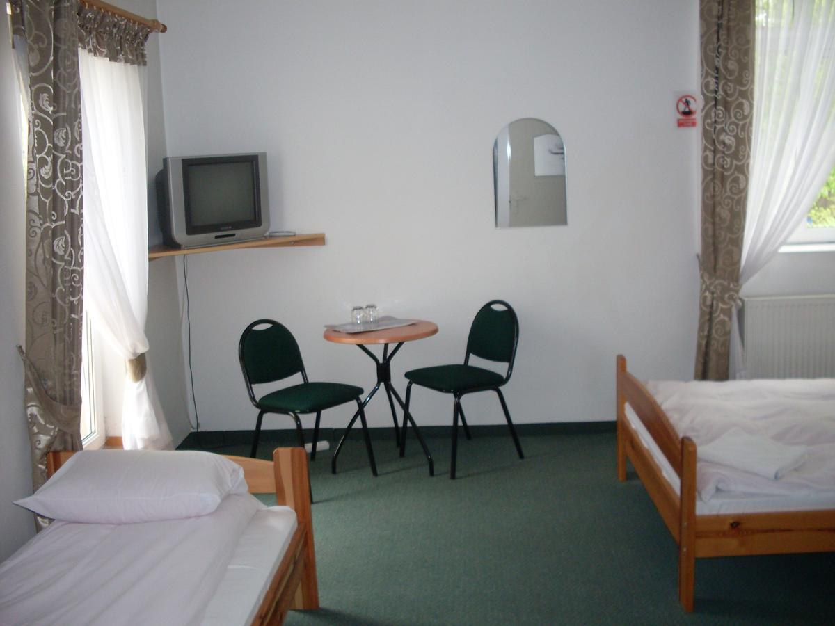 Hotel Krokus 卡缅纳古拉 外观 照片
