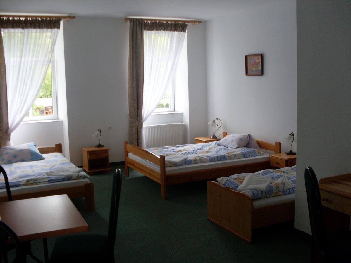 Hotel Krokus 卡缅纳古拉 外观 照片